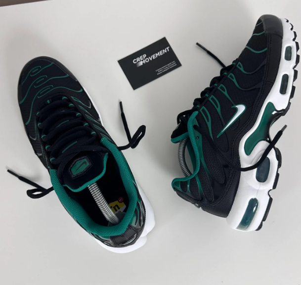 NIKE AIR MAX PLUS TN - BLACK  GREEN ‘MALACHITE’